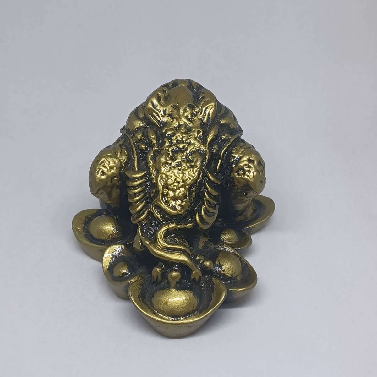 Feng Shui Money Frog (5.5cm x 8cm x 7.3cm)