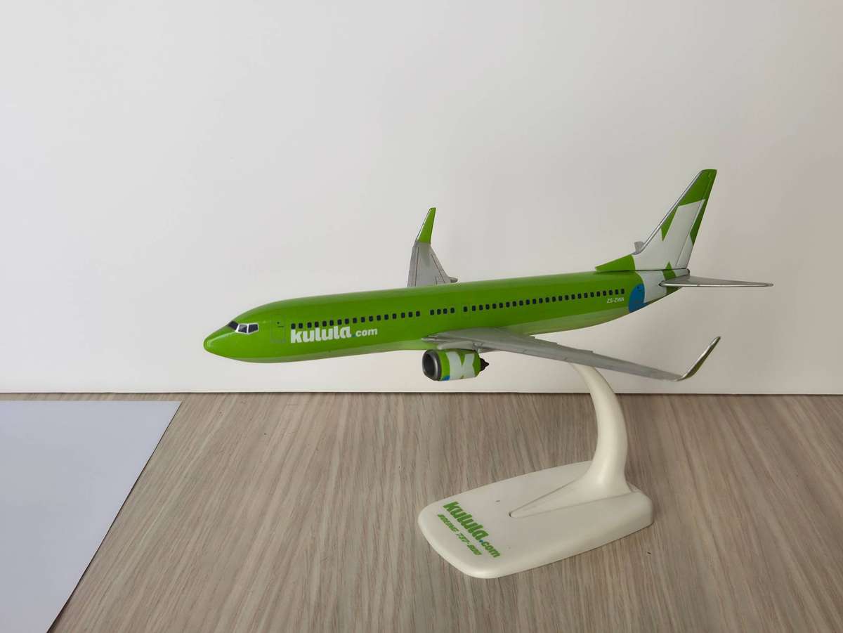 Kulula 1/200 737-800 Plastic Model | PPC