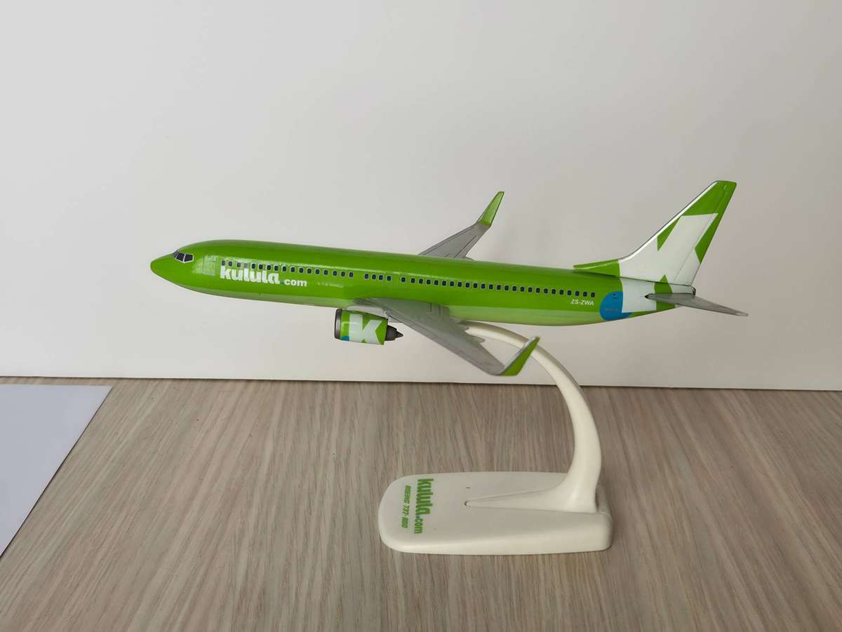 Kulula 1/200 737-800 Plastic Model | PPC