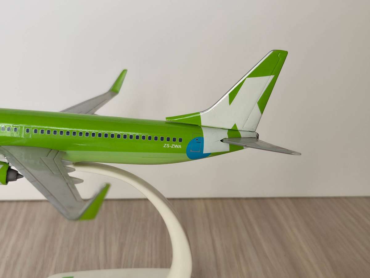 Kulula 1/200 737-800 Plastic Model | PPC