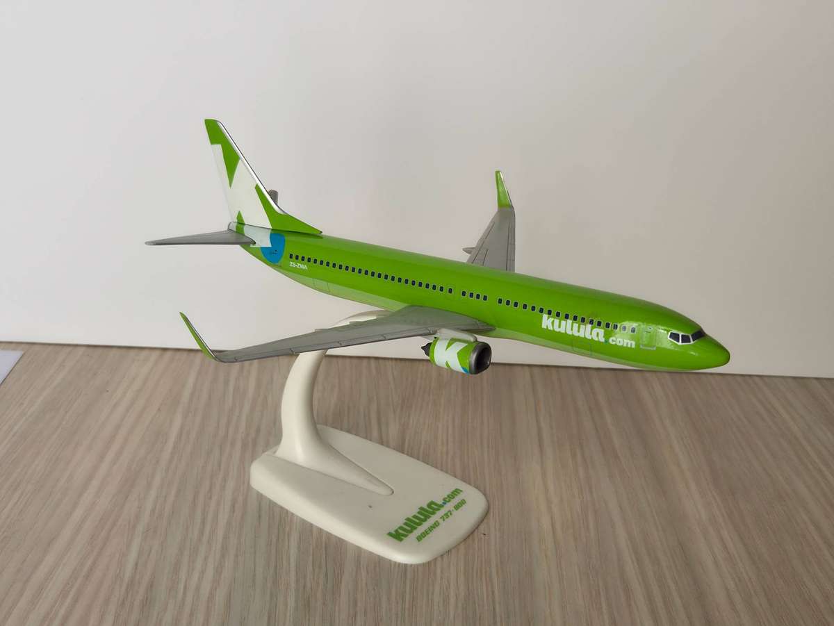 Kulula 1/200 737-800 Plastic Model | PPC