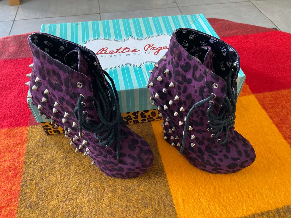 Bettie Page Women's BP588-Belladona Combat Boots - Unworn