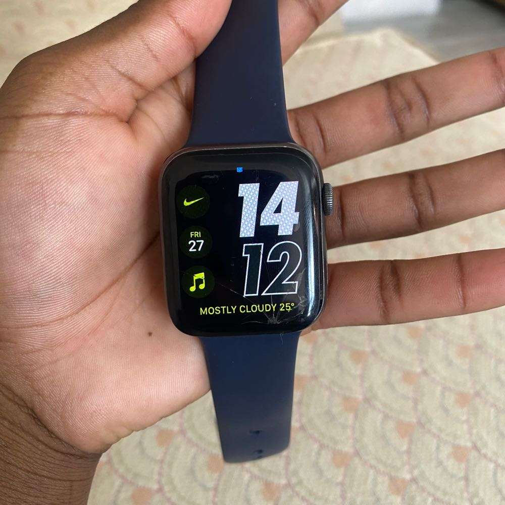 Apple Watch Series 4 (44mm Nike Edition)