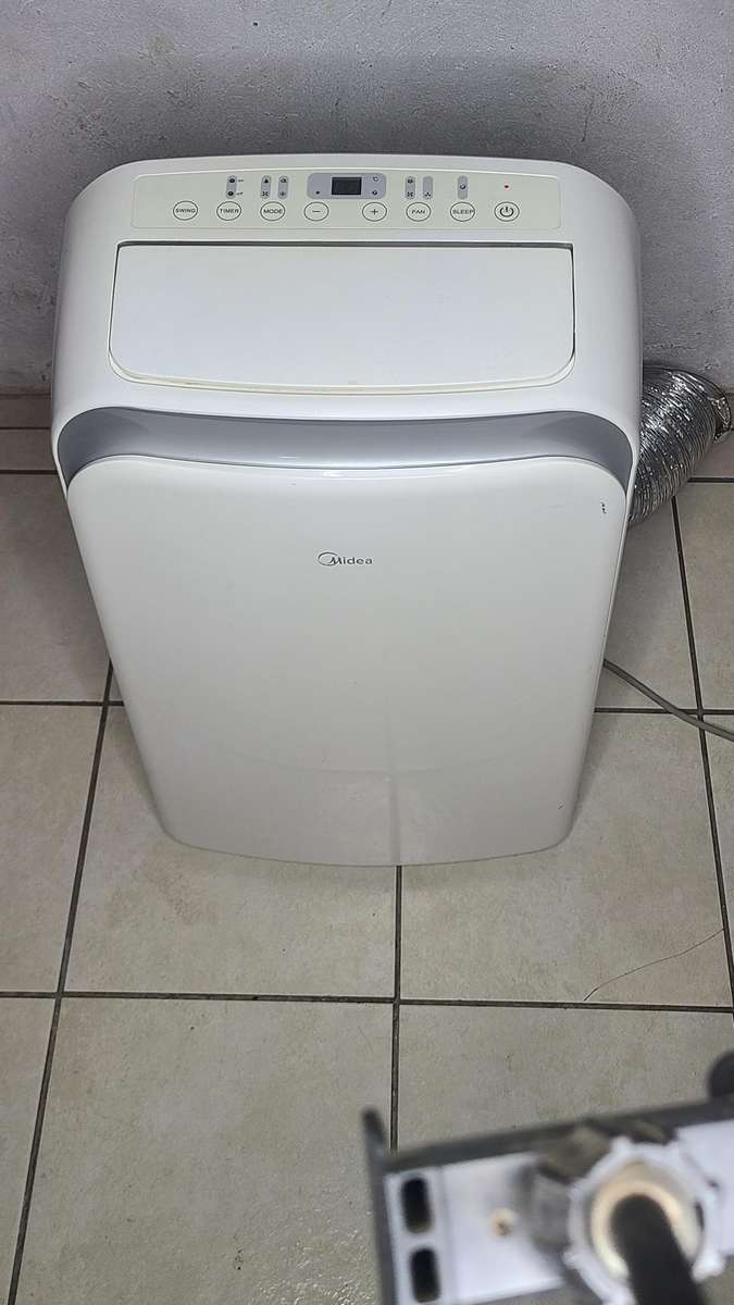 Midea mobile Aircon 12000BTU cooling and heating