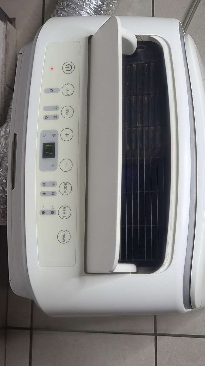 Midea mobile Aircon 12000BTU cooling and heating