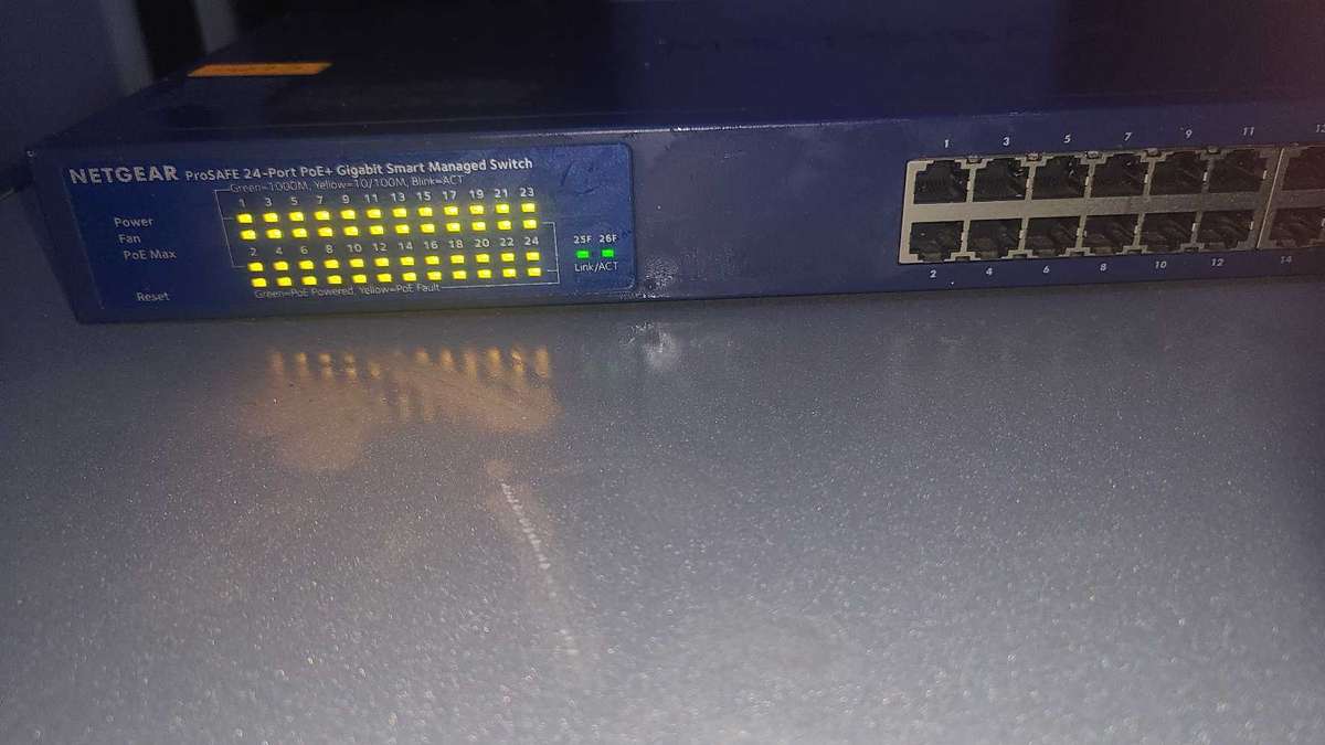 Netgear ProSafe 24port POE +