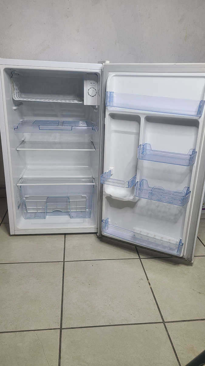 Hisense bar fridge 92L