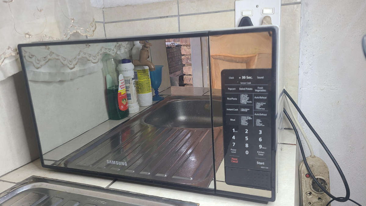 Samsung 32L microwave oven