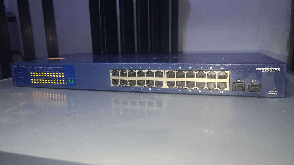 Netgear ProSafe 24port POE +