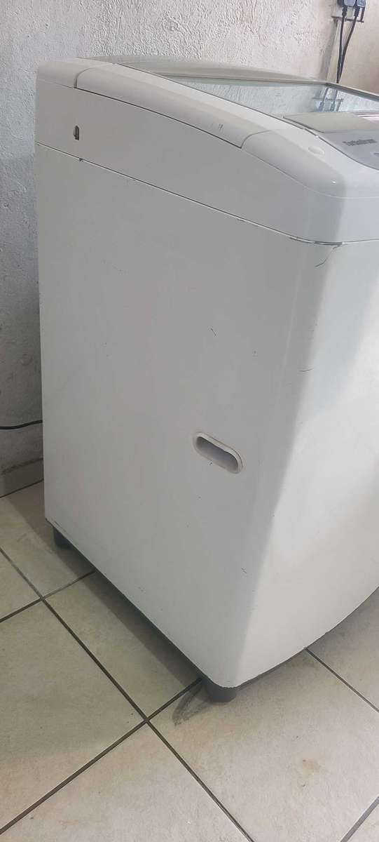 LG fuzzy logic 14.0kg washing machine