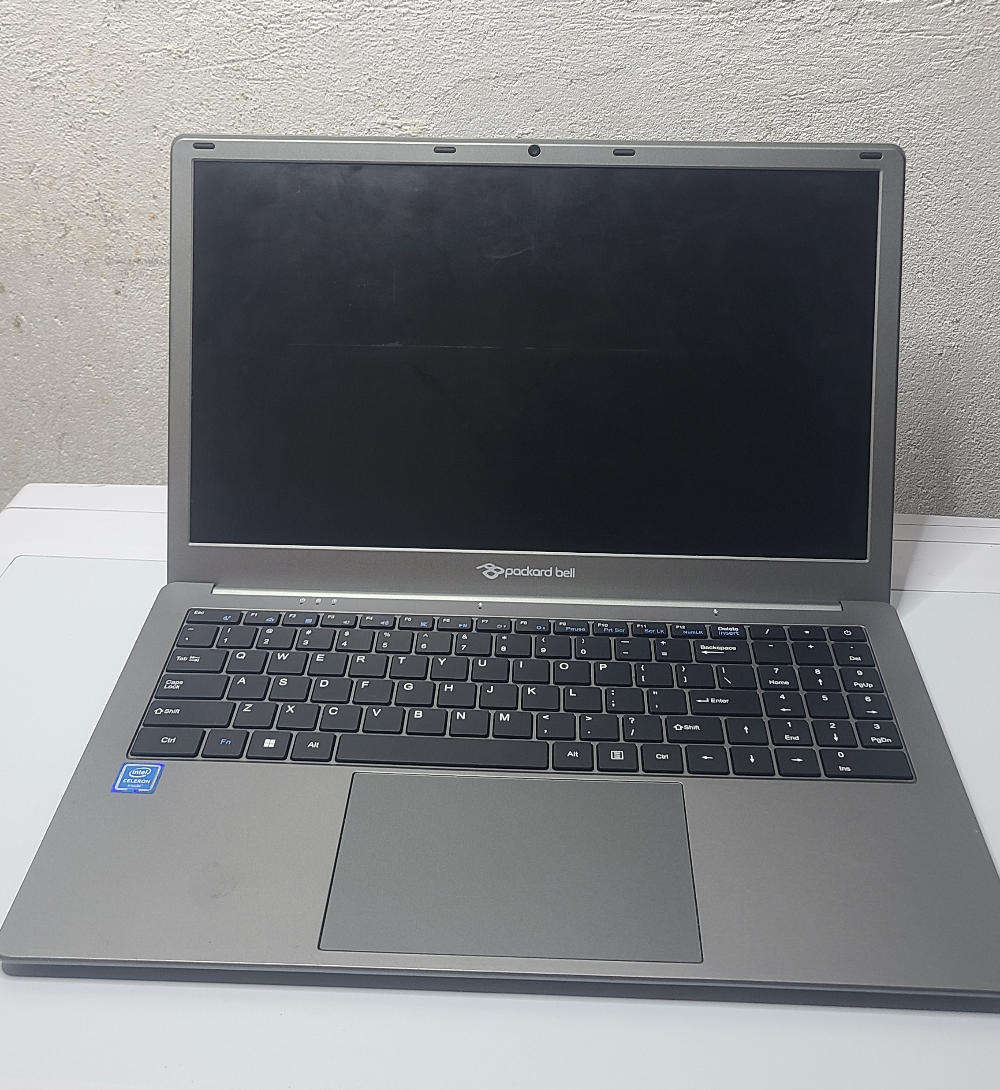 Packard Bell Vettel-C 15.6" Laptop Celeron 4GB RAM 256GB Storage pls read description