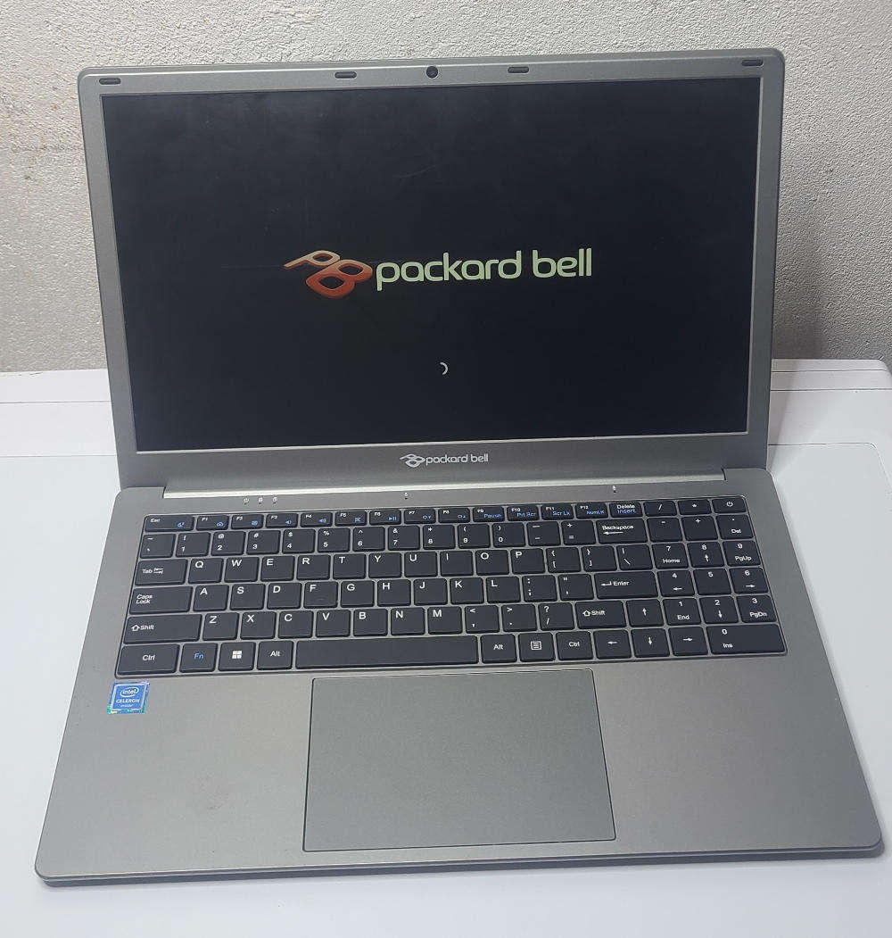 Packard Bell Vettel-C 15.6" Laptop Celeron 4GB RAM 256GB Storage pls read description