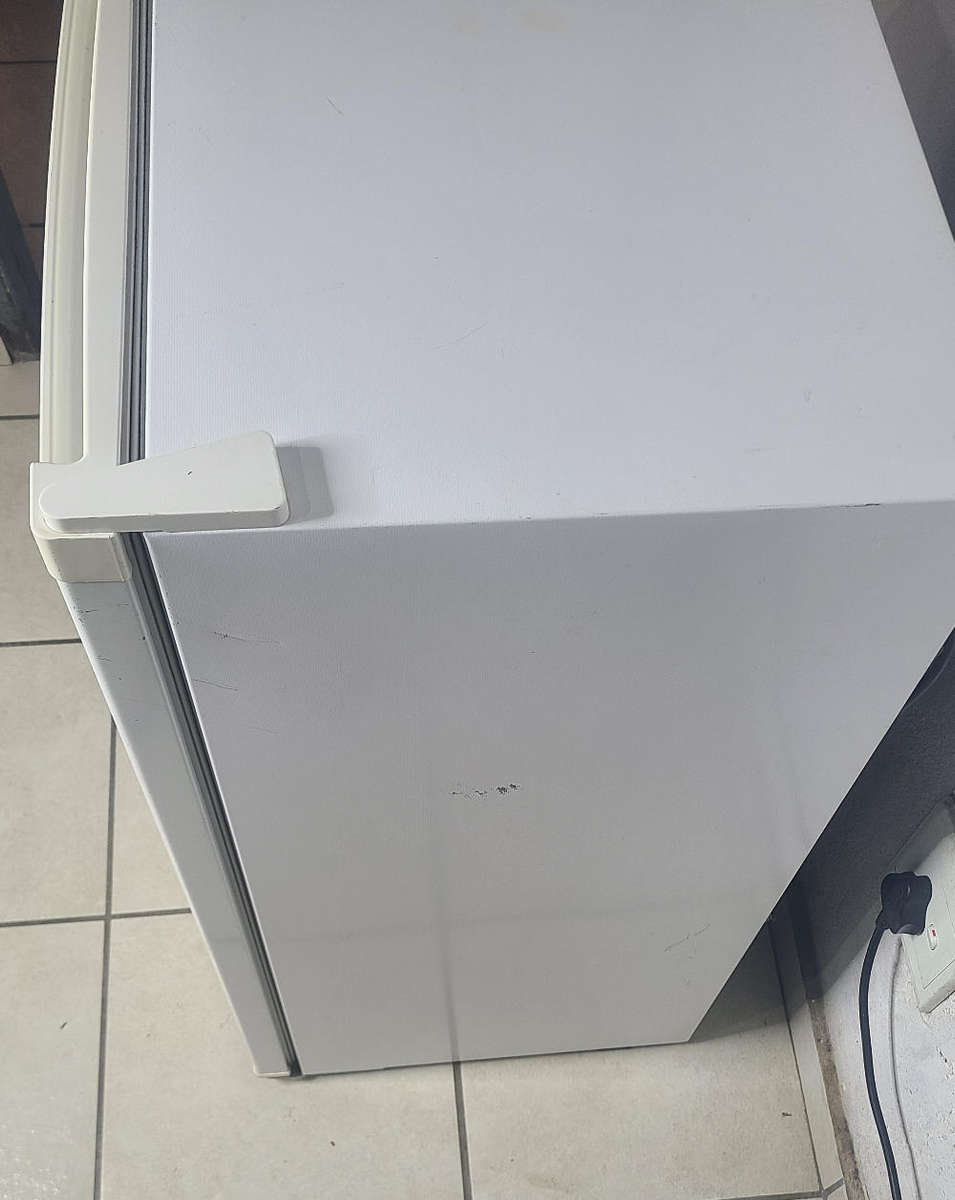 Hisense bar fridge 92L