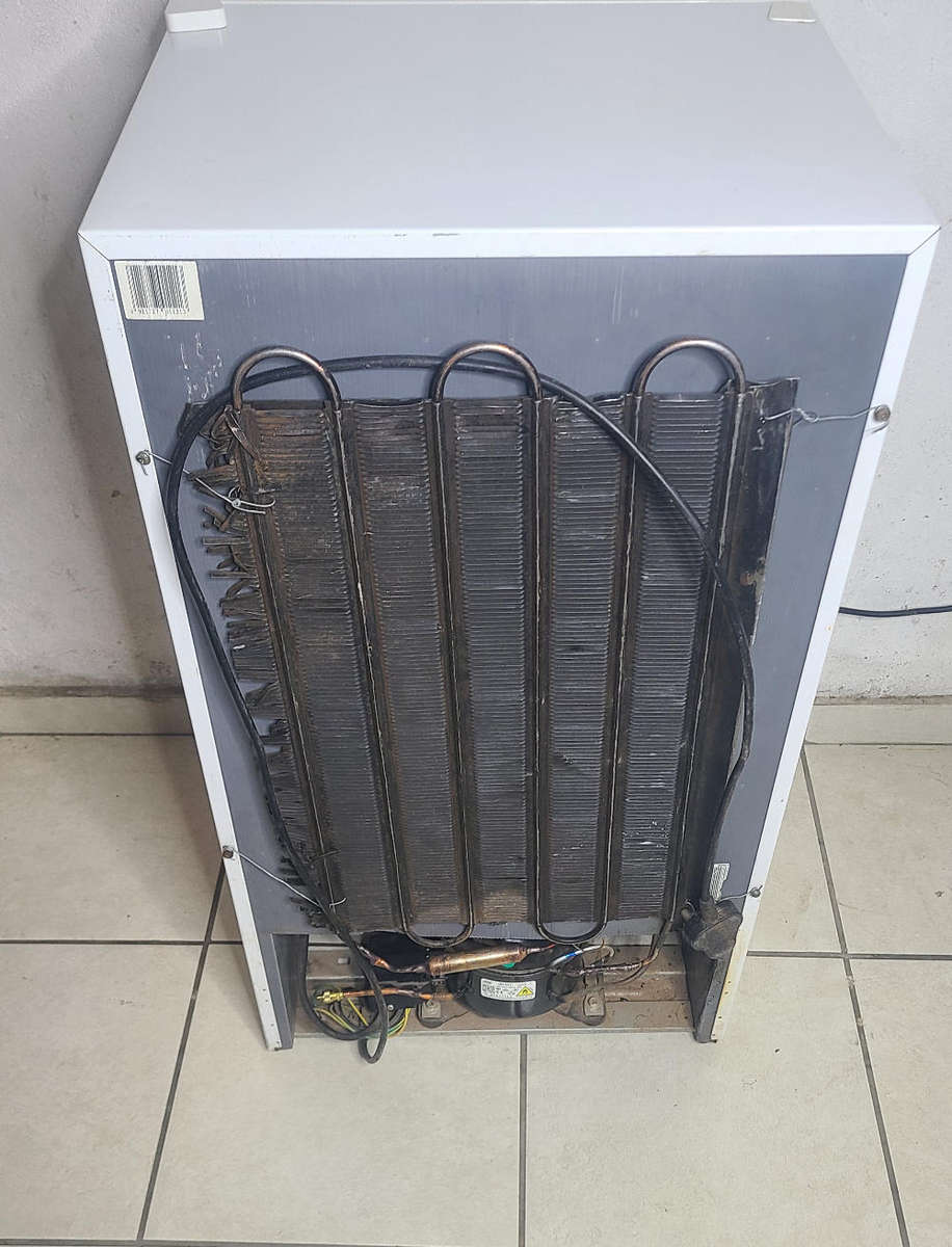 Hisense bar fridge 92L