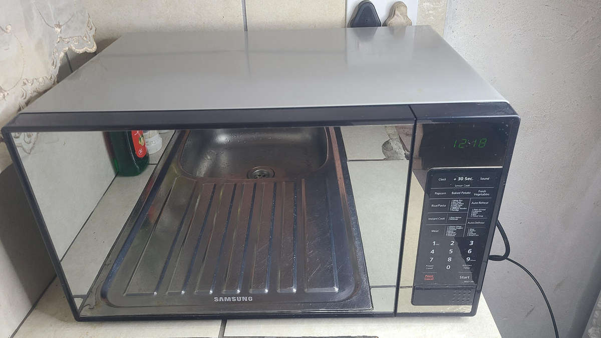 Samsung 32L microwave oven