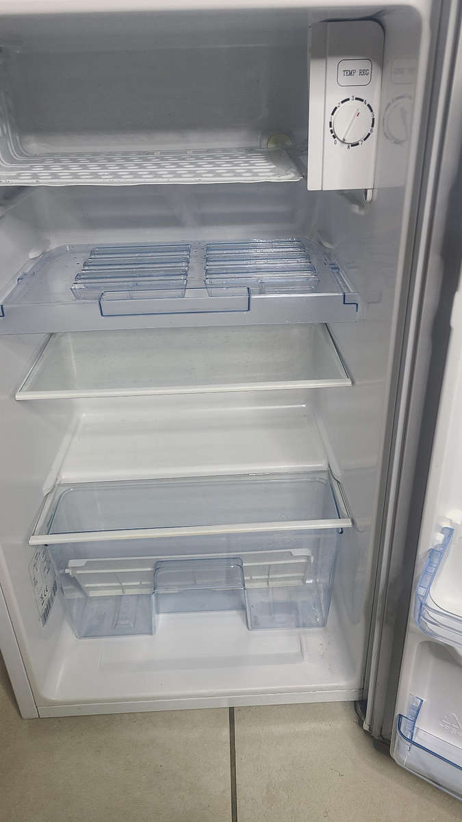 Hisense bar fridge 92L