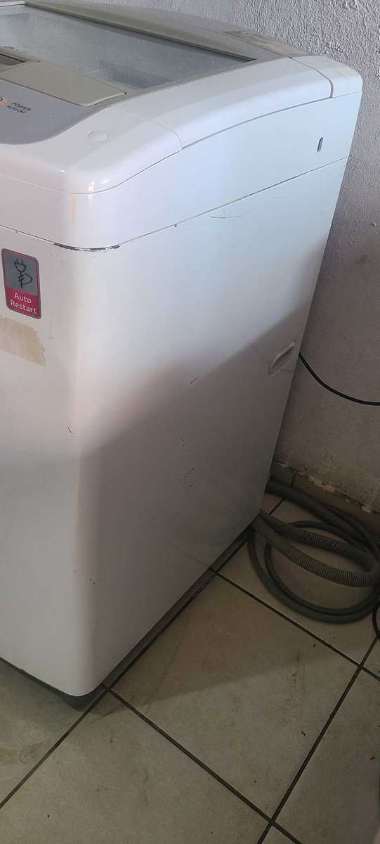 LG fuzzy logic 14.0kg washing machine