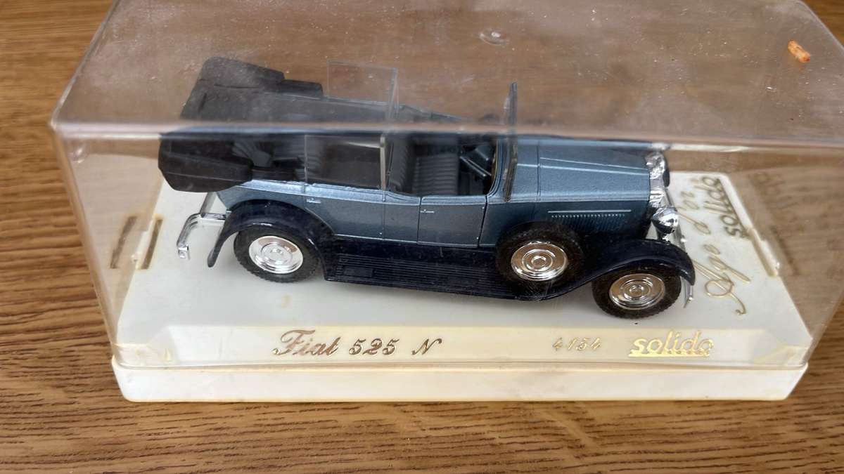 Solido Age d'or 4154 Fiat 525 N, details below