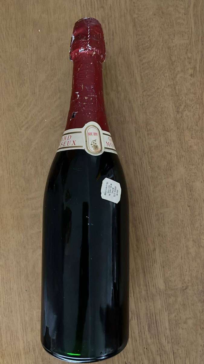 Grand Mousseur Ruby Red Sparkling Wine, details below