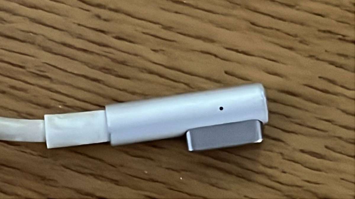 MagSafe Charger, details below