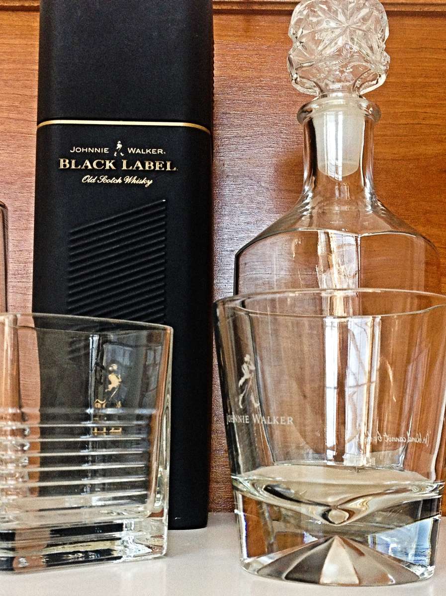 Exclusive Johnnie Walker Limited Edition Bar-ware