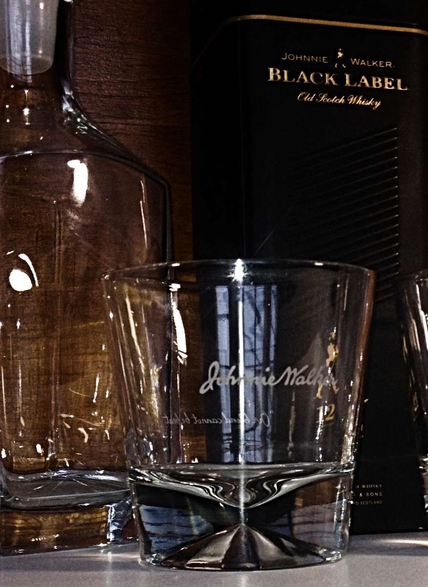 Exclusive Johnnie Walker Limited Edition Bar-ware