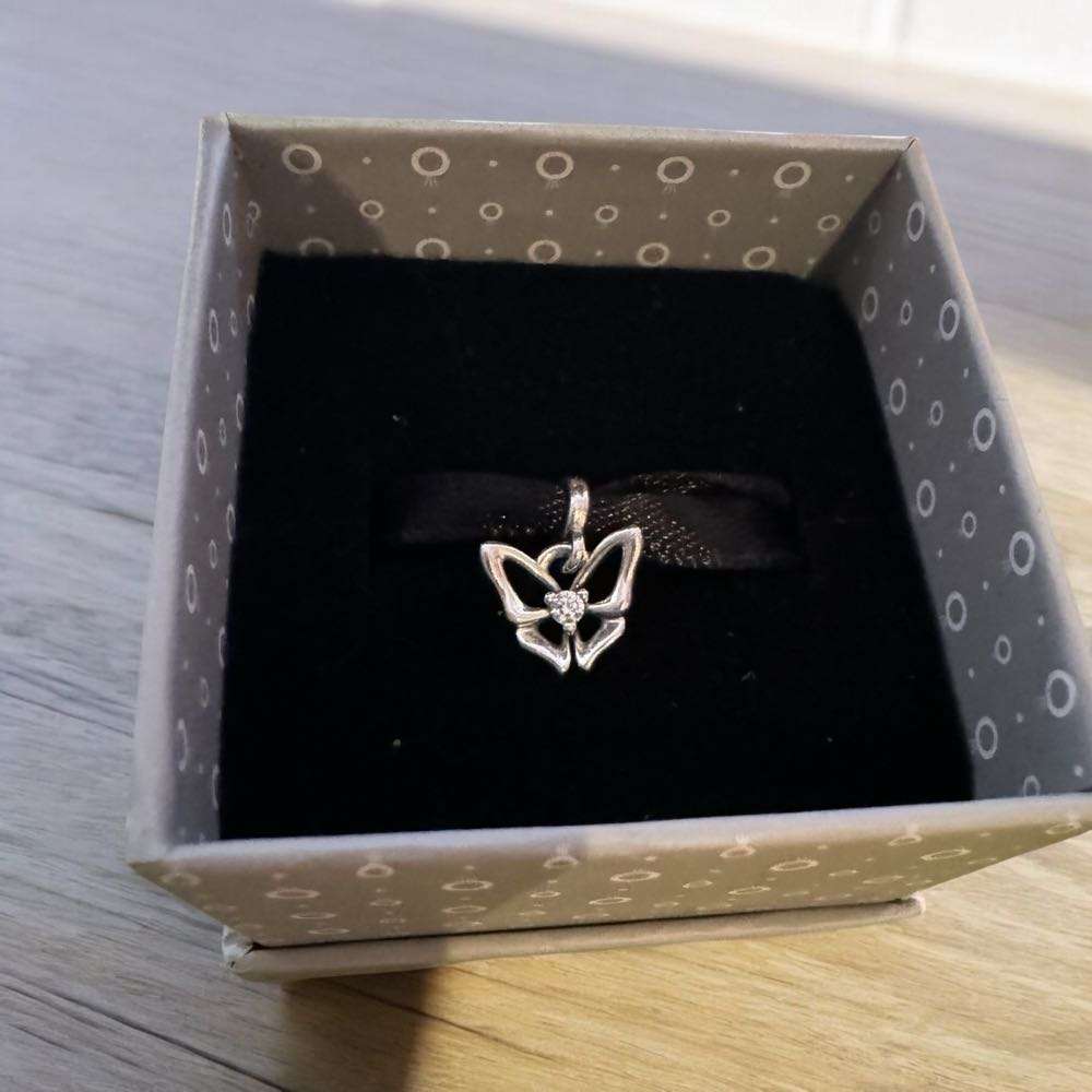 Pandora ME butterfly mini dangle