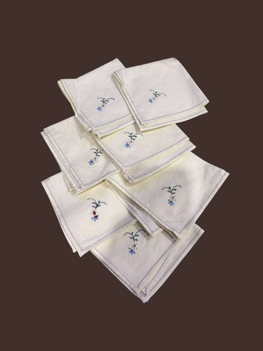 7x embroidered napkin squares