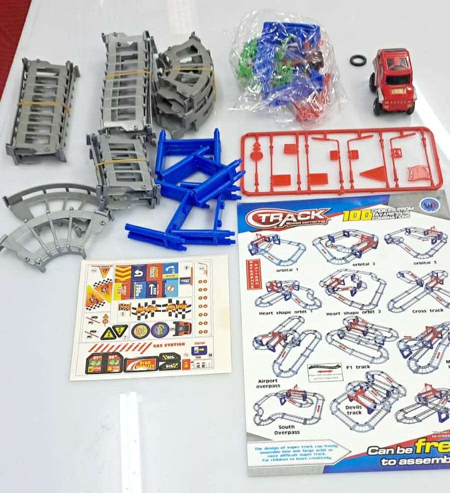 Battery Operated - Racing Track Game Car Racing Toy Car Track Set DIY