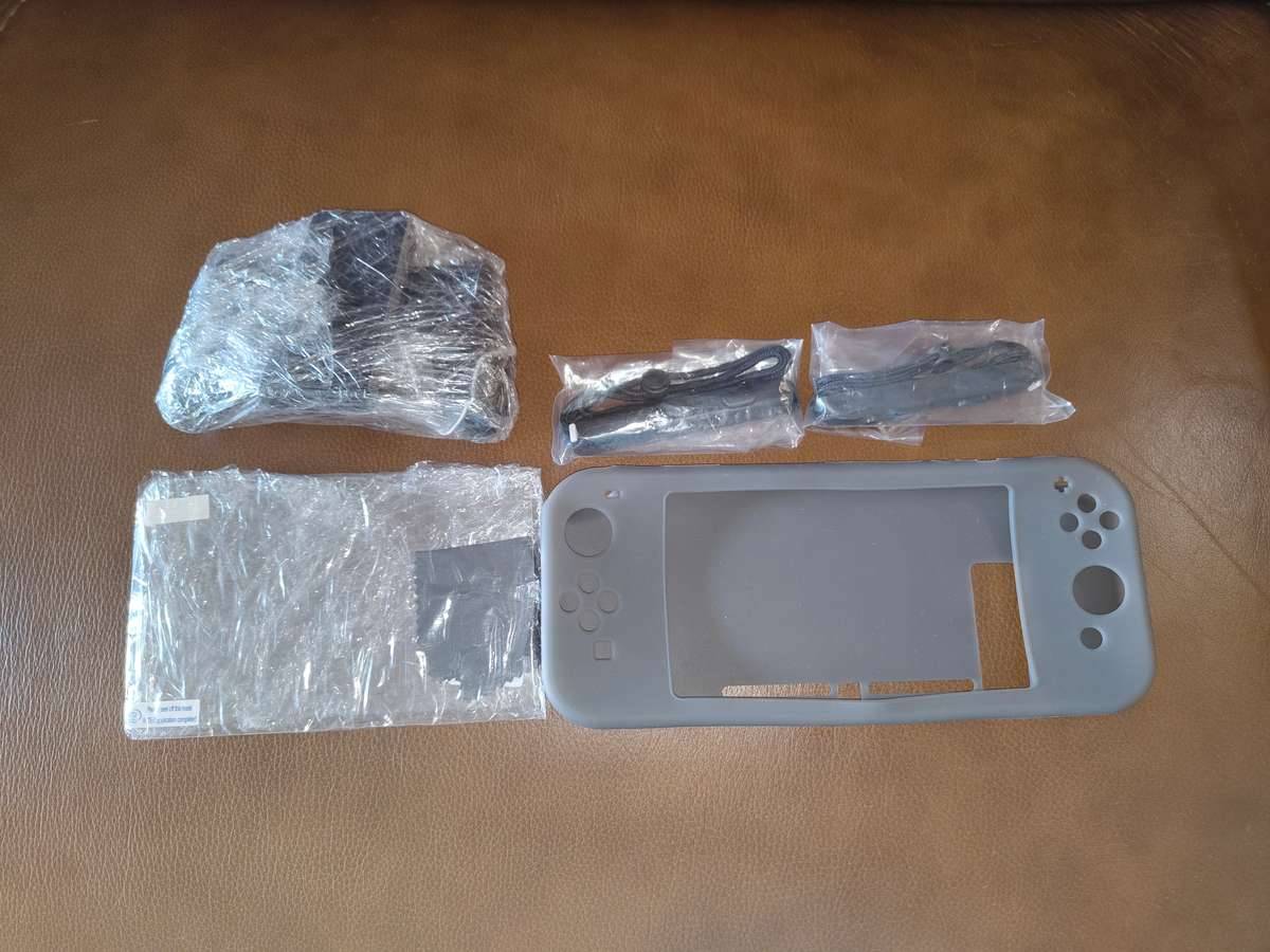 NINTENDO SWITCH IN AMAZING CONDITION