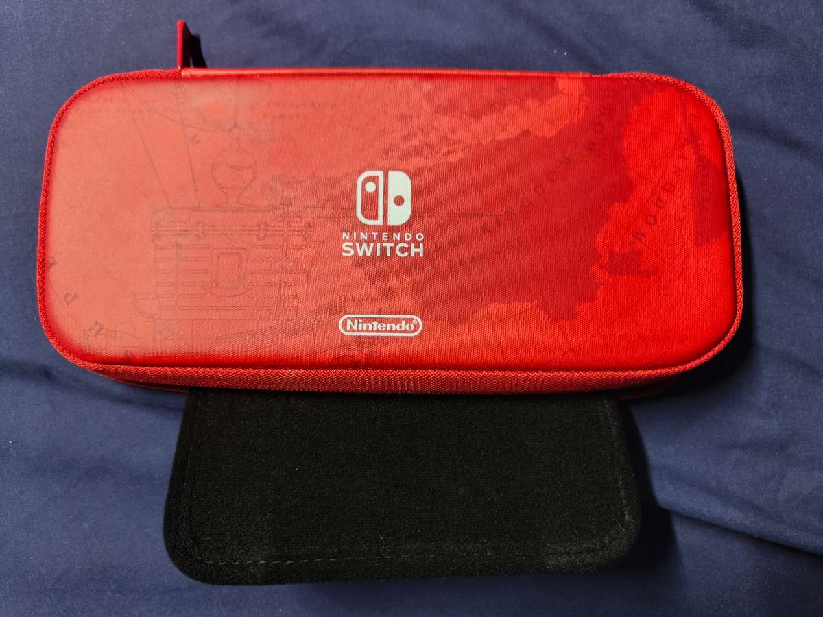 NINTENDO SWITCH IN AMAZING CONDITION