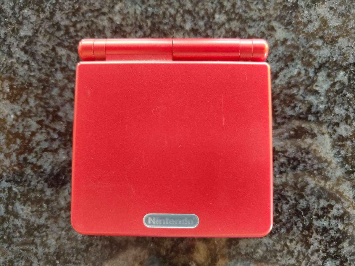 Nintendo Game Boy Advance SP
