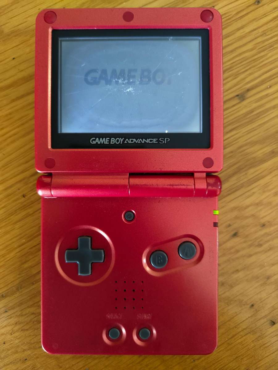 Nintendo Game Boy Advance SP