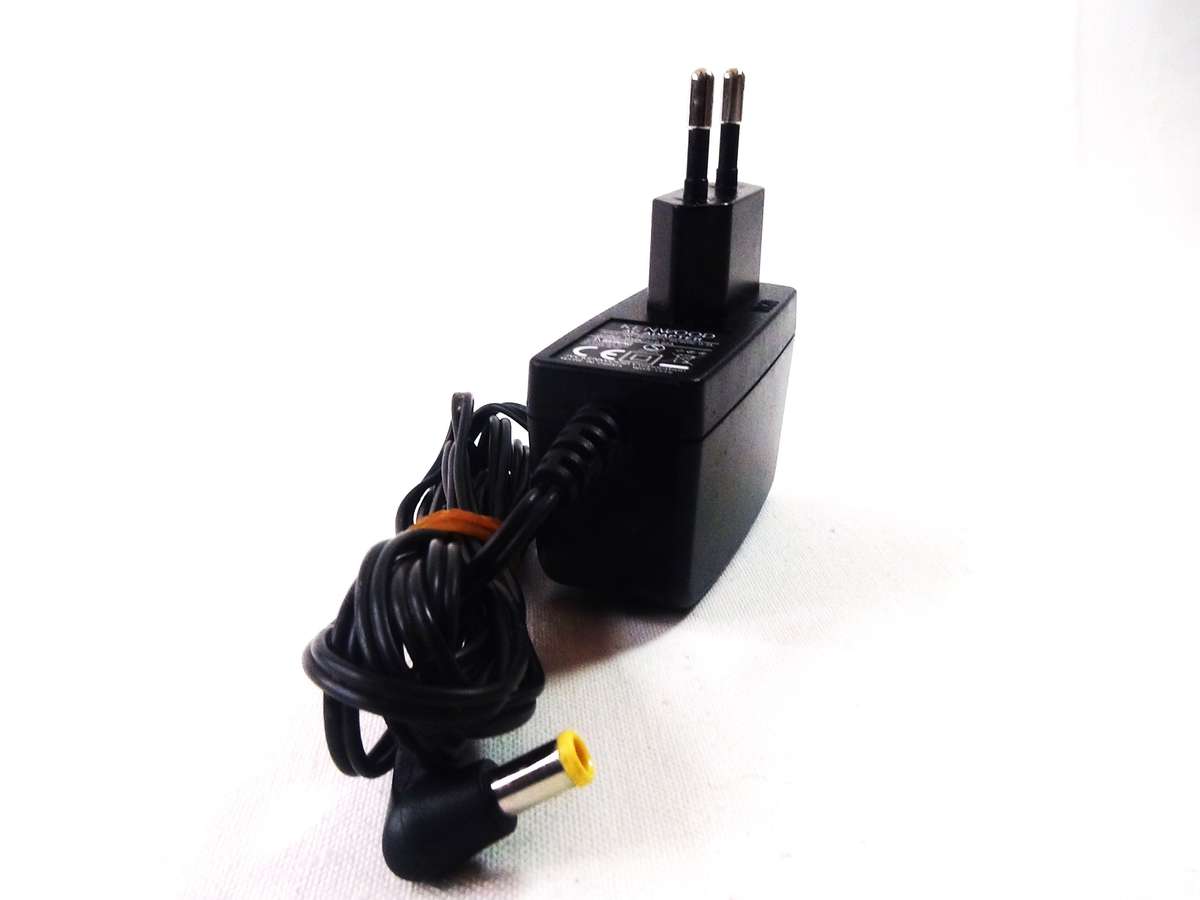 3 x Kenwood TK 3000 UHF FM Radio Transceiver with 1 x power supply and 1 x Desk top Base