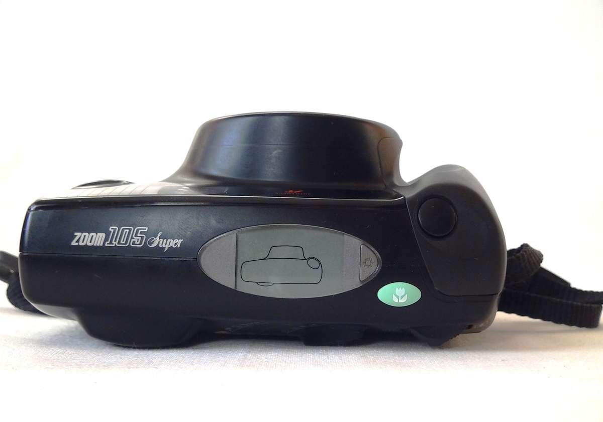 Pentax Zoom 105 Super compact point and shoot film camera