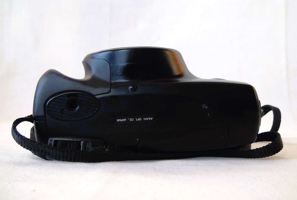 Pentax Zoom 105 Super compact point and shoot film camera