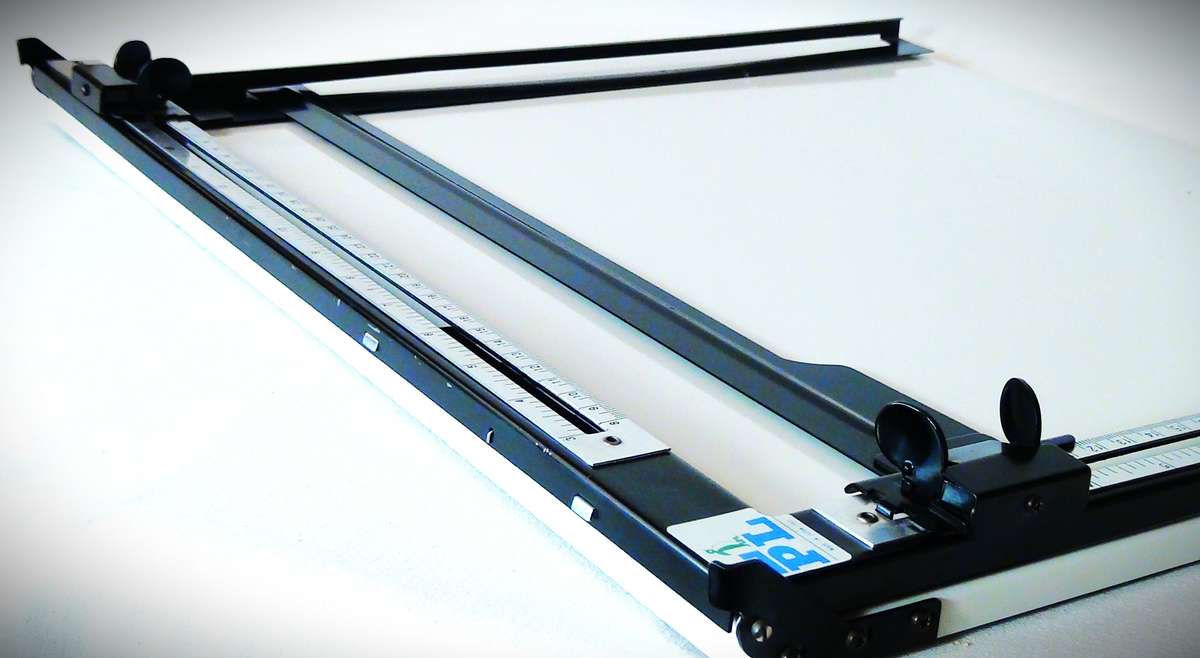 LPL 505A 35 x 43cm 14 x 17" Metal 2Blade Adjustable Darkroom Enlarging Easel Mask