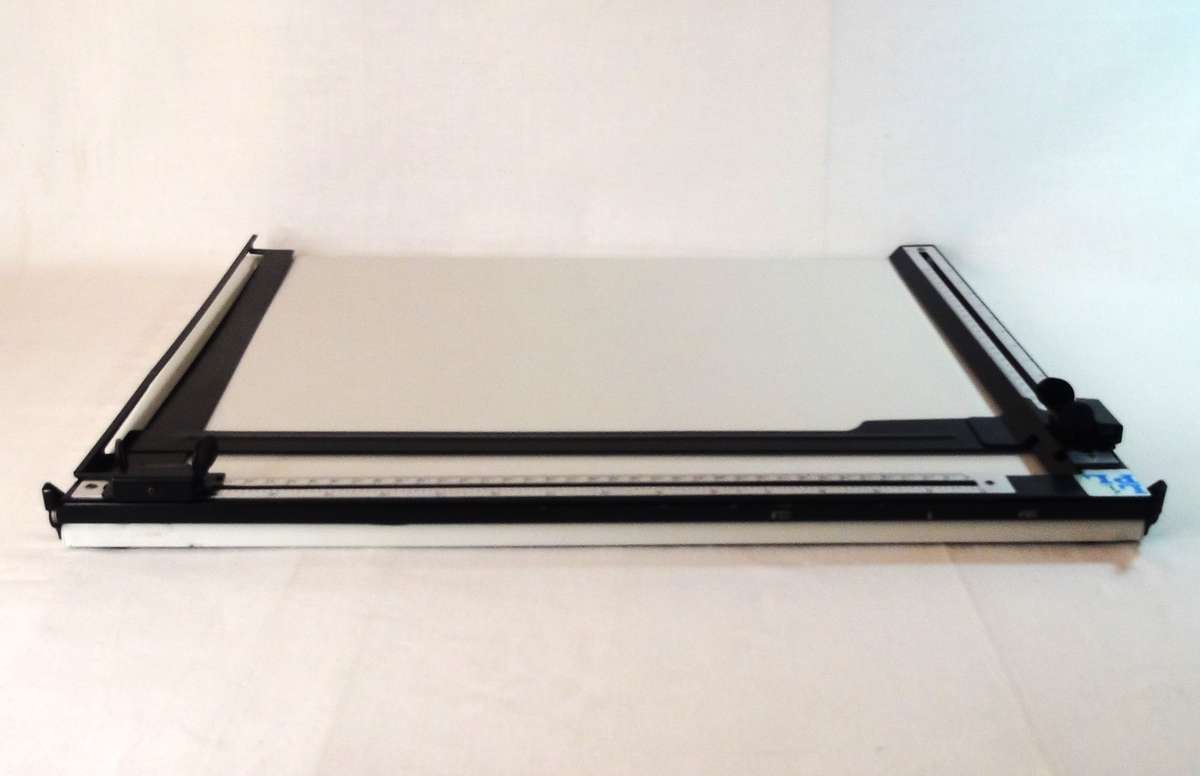 LPL 505A 35 x 43cm 14 x 17" Metal 2Blade Adjustable Darkroom Enlarging Easel Mask