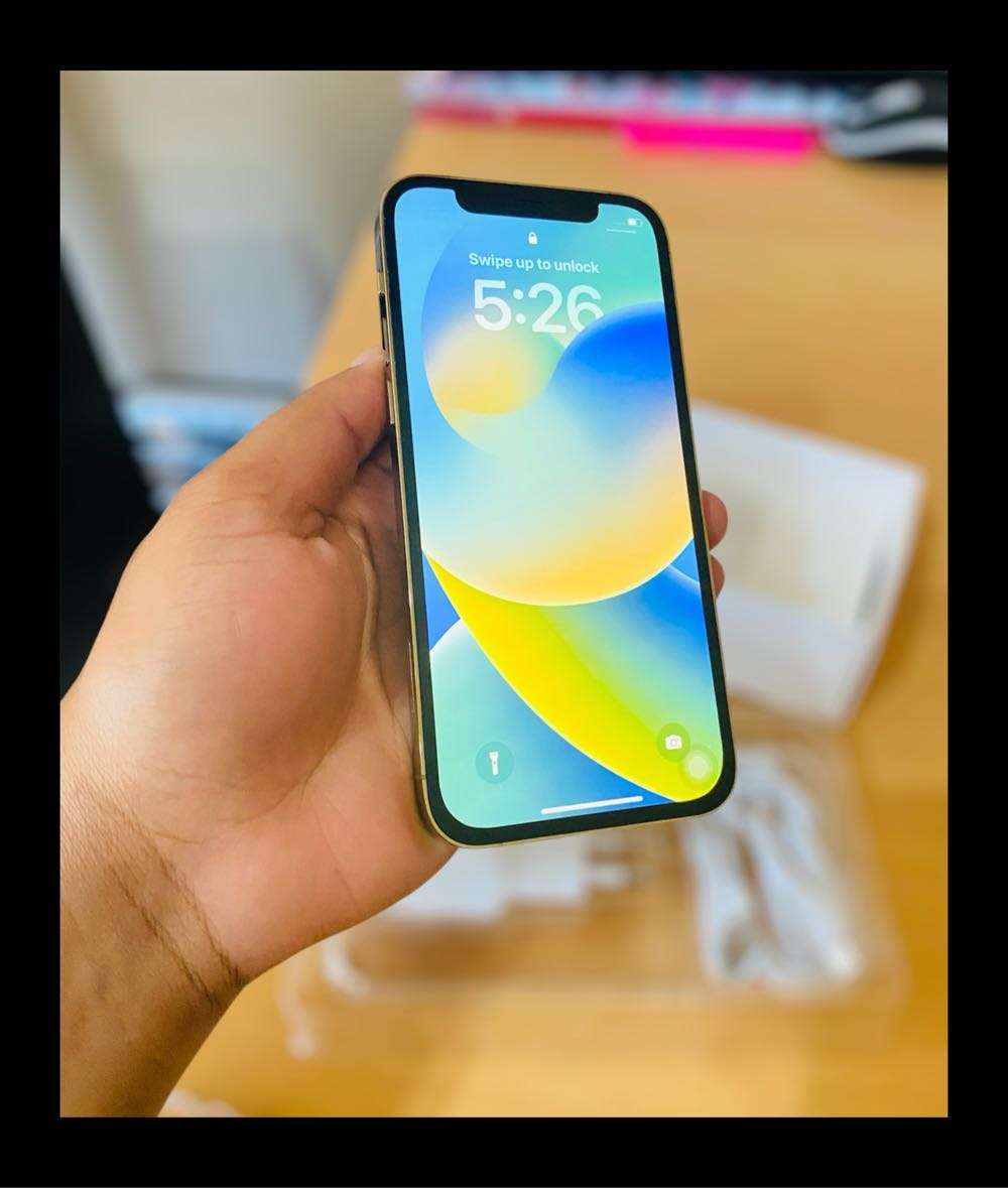 Phone NOT SOLD, Iphone 12pro & Free Earpods