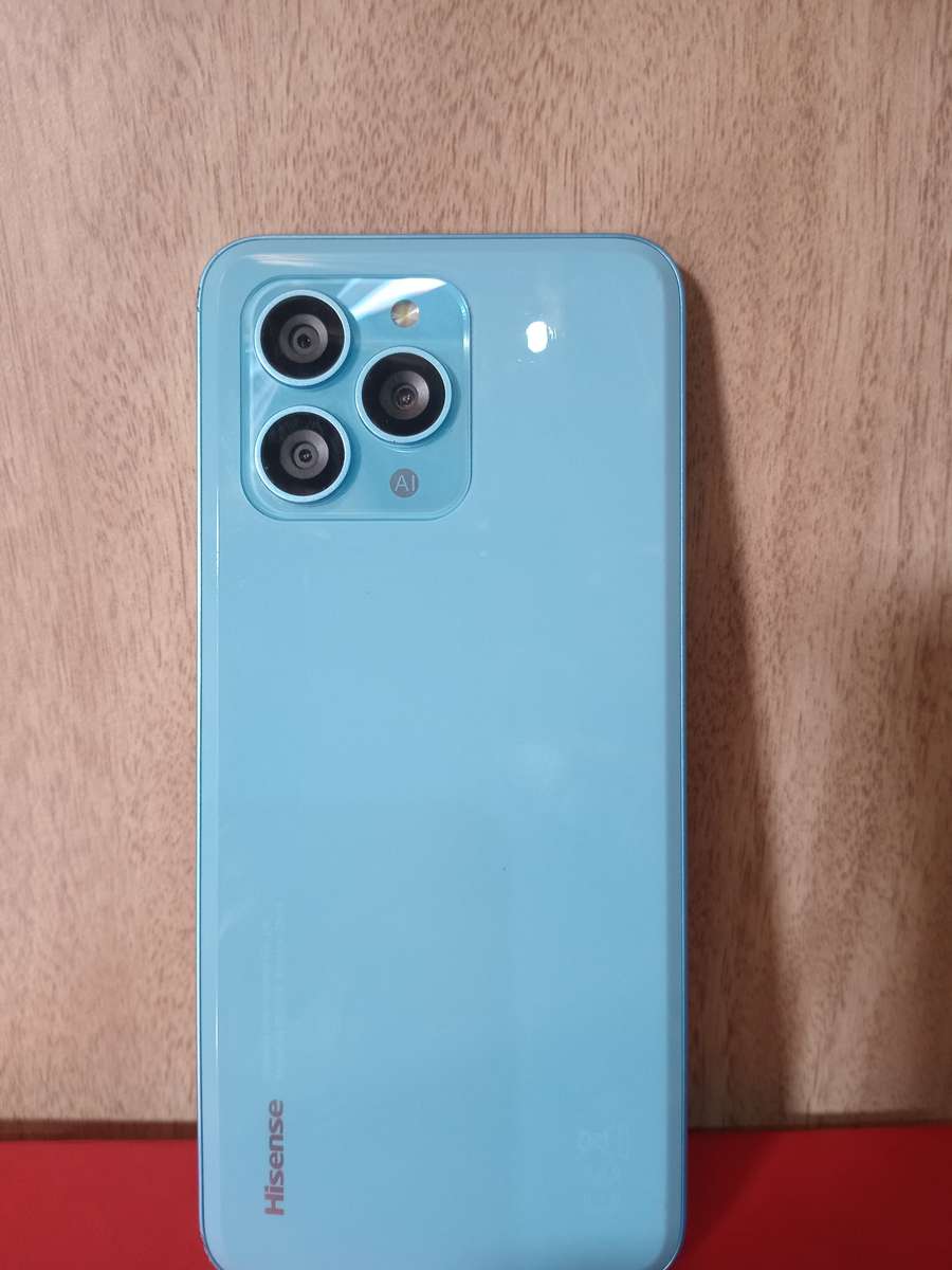 LIKE NEW ONE SMARTPHONE HISENSE E70|| 64G/4G , QUAD CAMERA, FINGERPRINT, BIG BATTERY