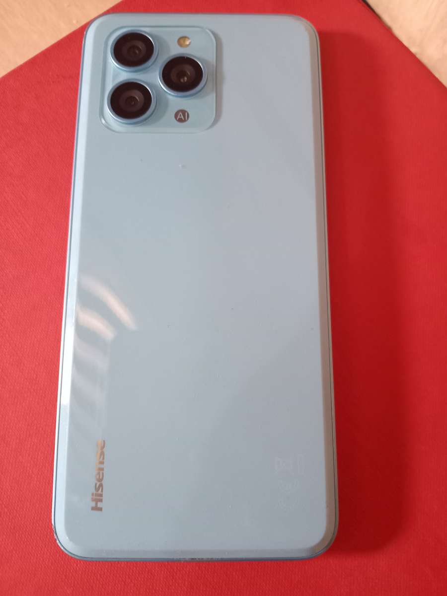 LIKE NEW ONE SMARTPHONE HISENSE E70|| 64G/4G , QUAD CAMERA, FINGERPRINT, BIG BATTERY