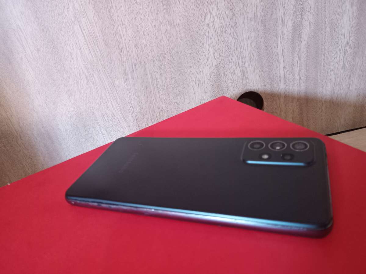 SAMSUNG GALAXY A52 5G SMARTPHONE || 128G/6G, 64MP QUADRUPLE CAM,4K, AMAZING PHONE