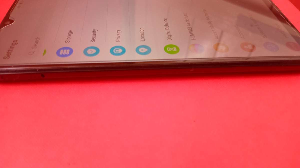 SMARTPHONE HUAWEI NOVA Y60|| 64G/4G TRIPLE CAM,FINGERPRINT AND BIG HD SCREEN,BARGAIN