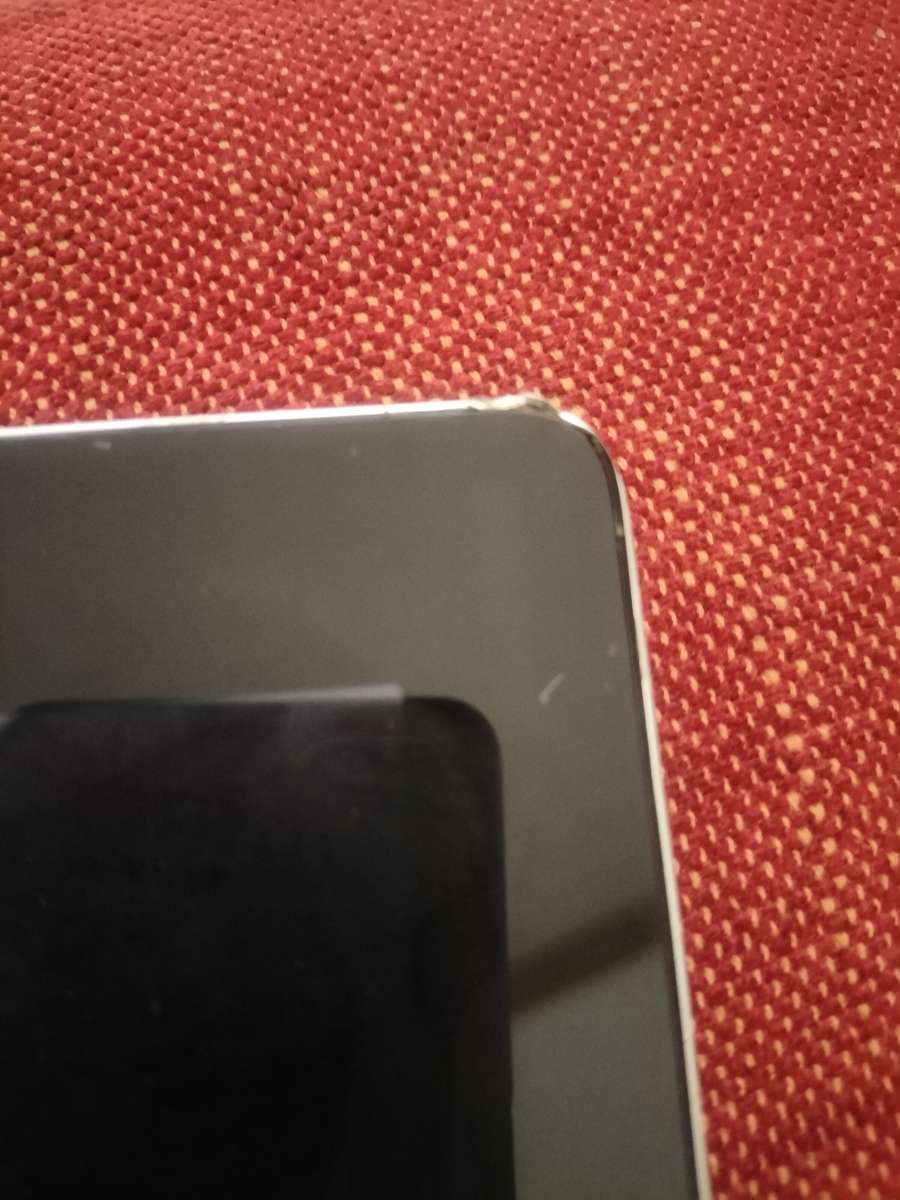 IPAD 4 | 16GB | WiFi | A1458 | WHITE | GENUINE APPLE | MD511 *** IPAD4 RETINA DISPLAY ***