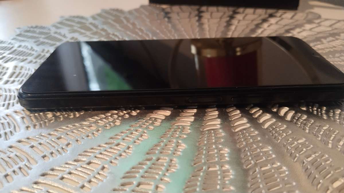 LIKE NEW ONE HONOR X6 SMARTPHONE|| 50MP TRIPLE CAMERA,90HZT HD DISPLAY, FINGERPRINT, BARGAIN