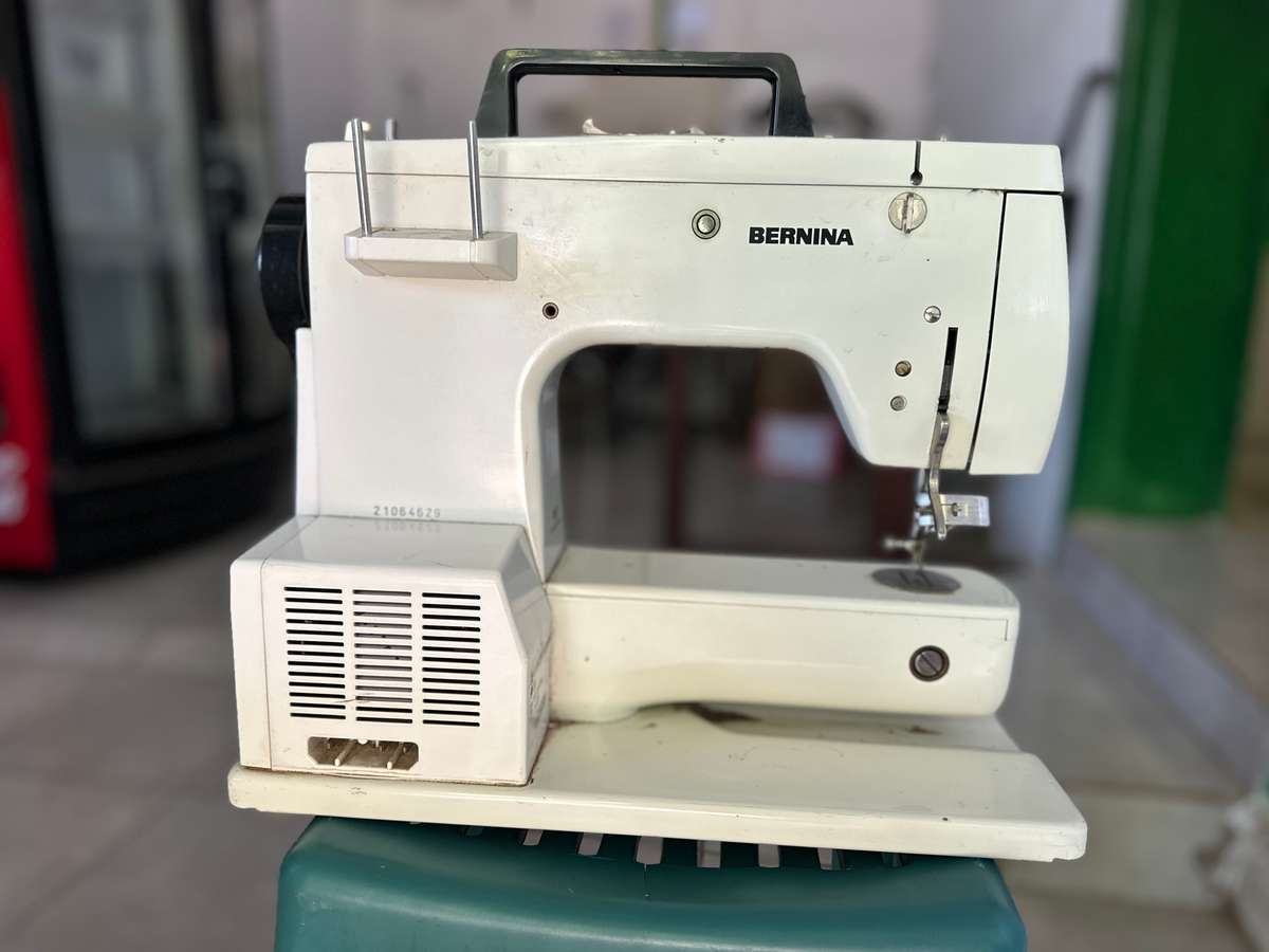 Bernina 802 Sewing Machine-Excellent condition