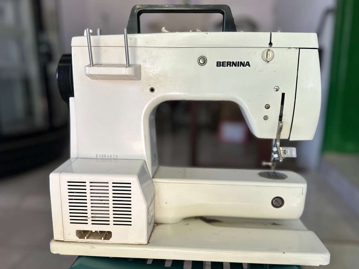 Bernina 802 Sewing Machine-Excellent condition