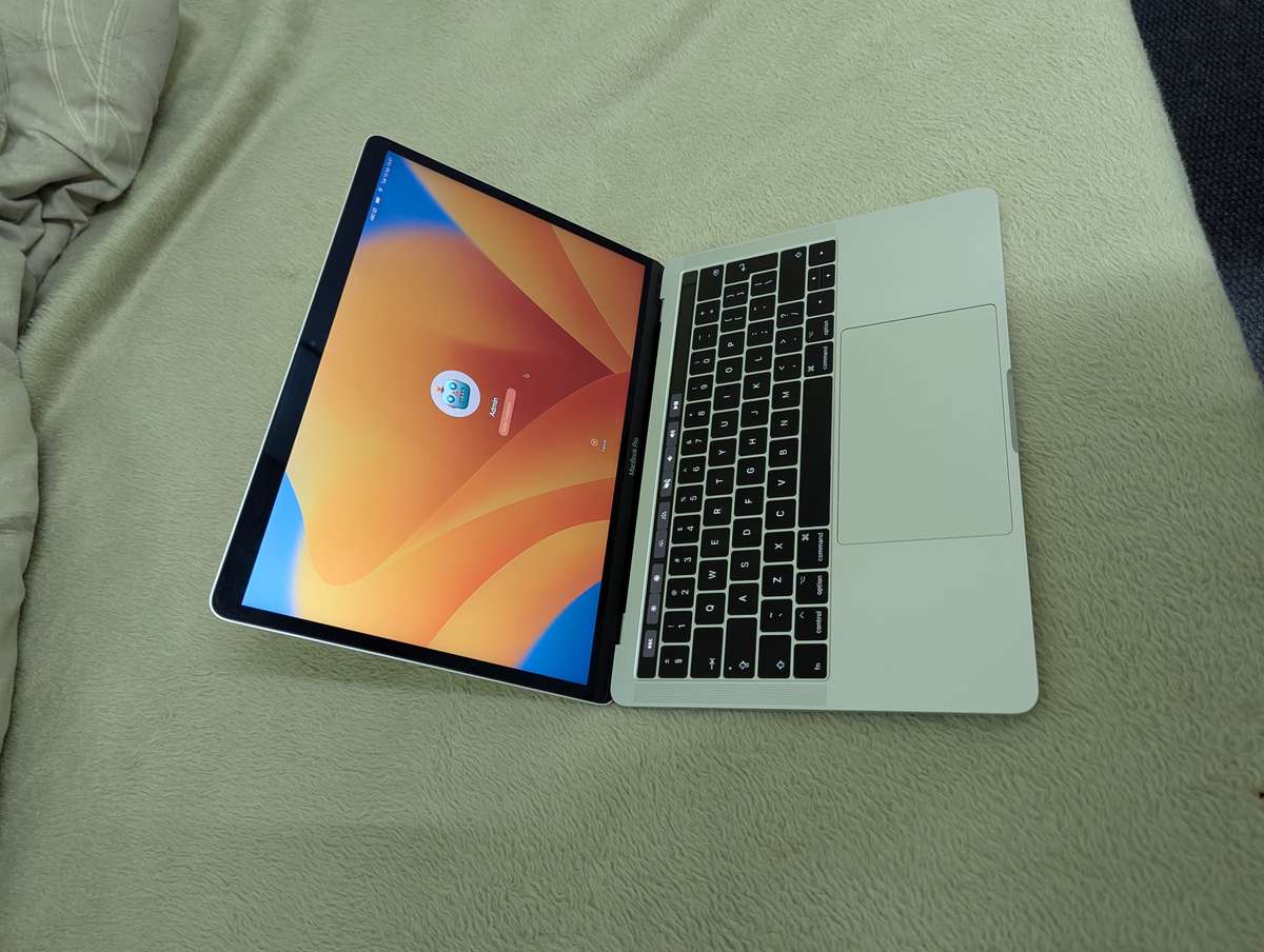 APPLE MACBOOK PRO 2017