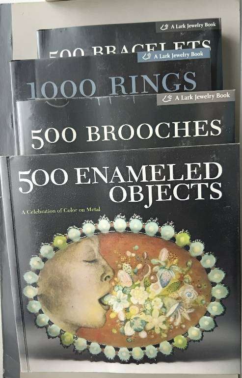 4 x Jewellery books: 1000 Rings, 500 bracelets, 500 enameled objects, 500 brooches