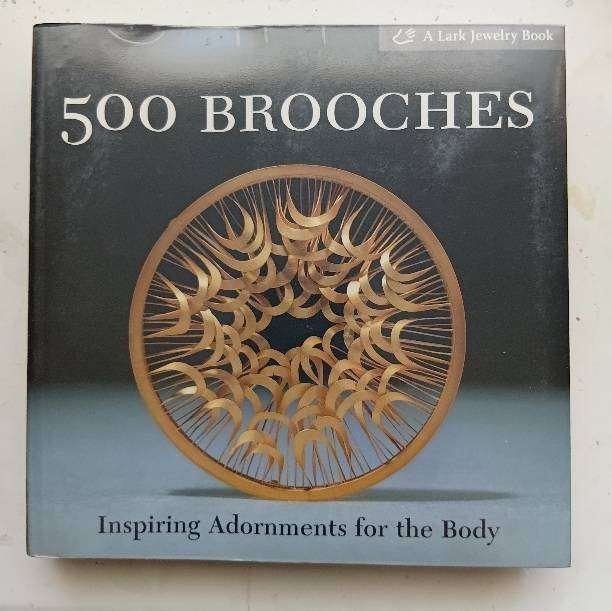 4 x Jewellery books: 1000 Rings, 500 bracelets, 500 enameled objects, 500 brooches